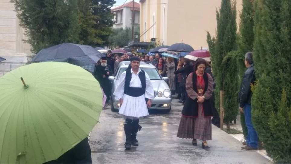 Καλαμάτα: Σε κλίμα βαθιάς οδύνης οι κηδείες των 3 γυναικών που σκοτώθηκαν στην ταβέρνα